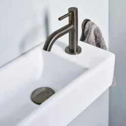 Luca Varess Cubic fontein set