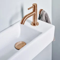 Luca Varess Cubic fontein set