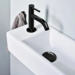 Luca Varess Cubic fontein set